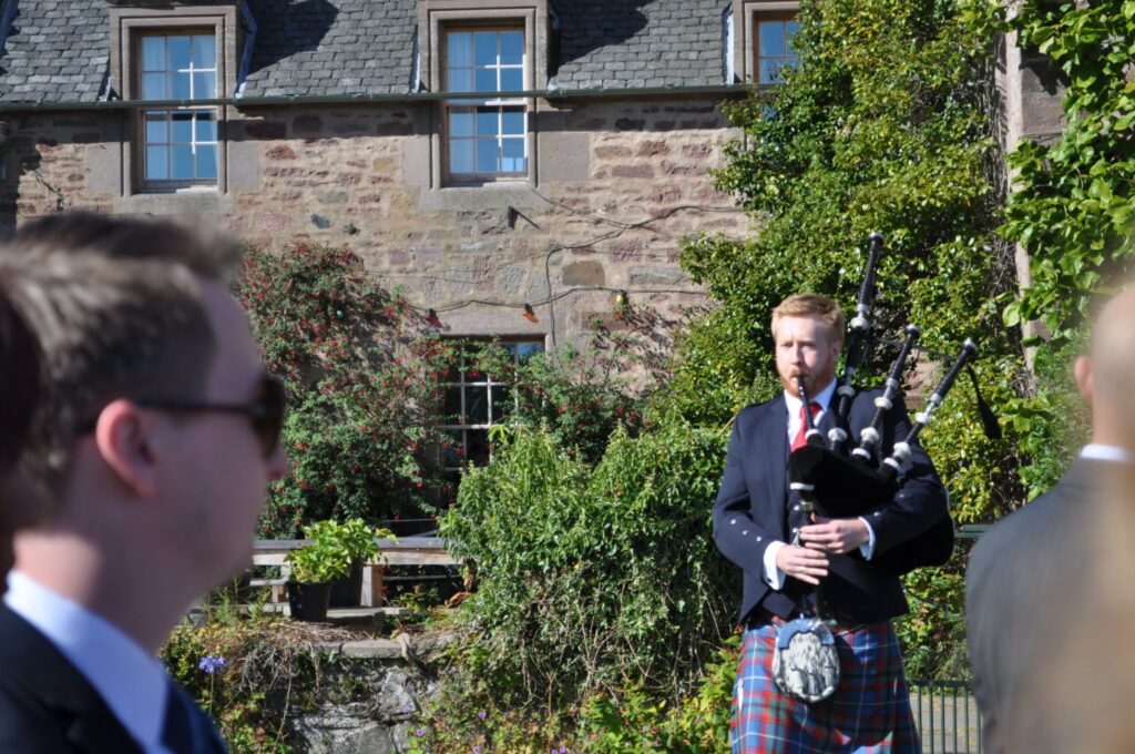 Callum - Bagpiper for Hire. Wedding. Forth Pipers